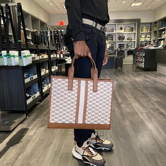 Michael Kors COOPER STRUCTURED TOTE IN LIGHT CREAM MULTI - Picture 1 of 16
